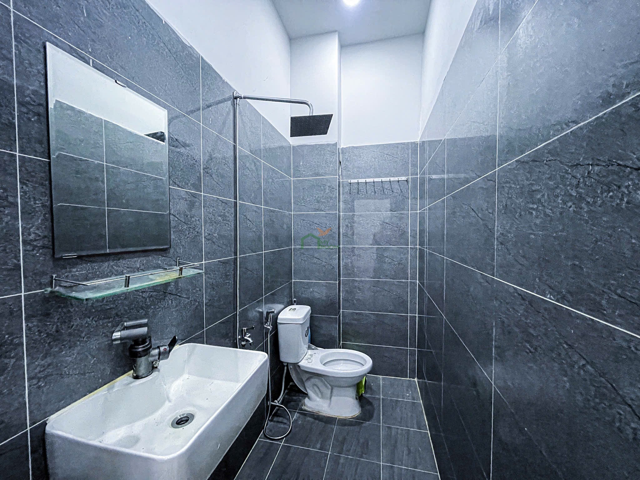 Ảnh MR112 - 204, Phòng có ban công, gần hành lang, rộng, thoáng mát